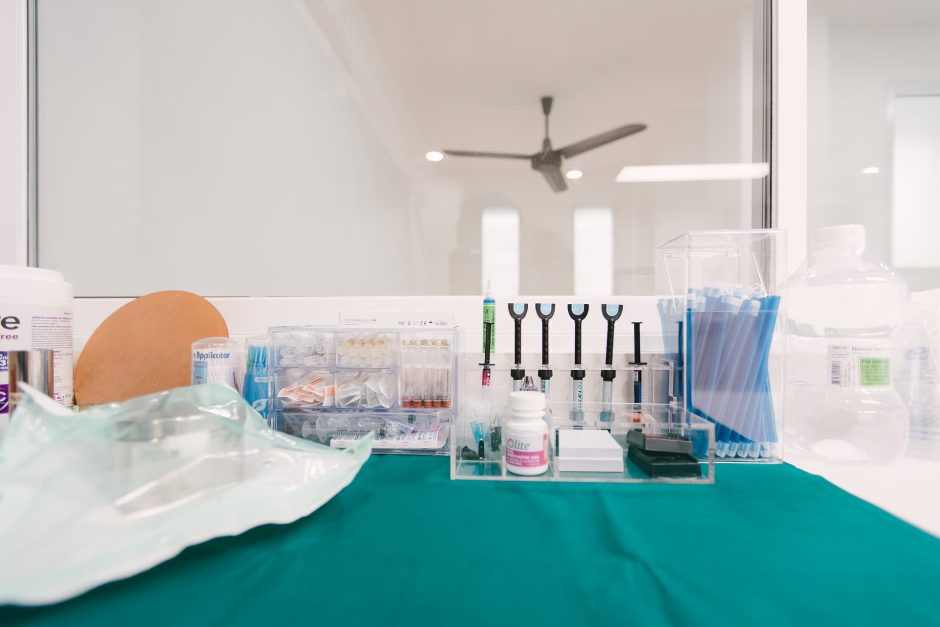 Dental chair and overhead surgical light