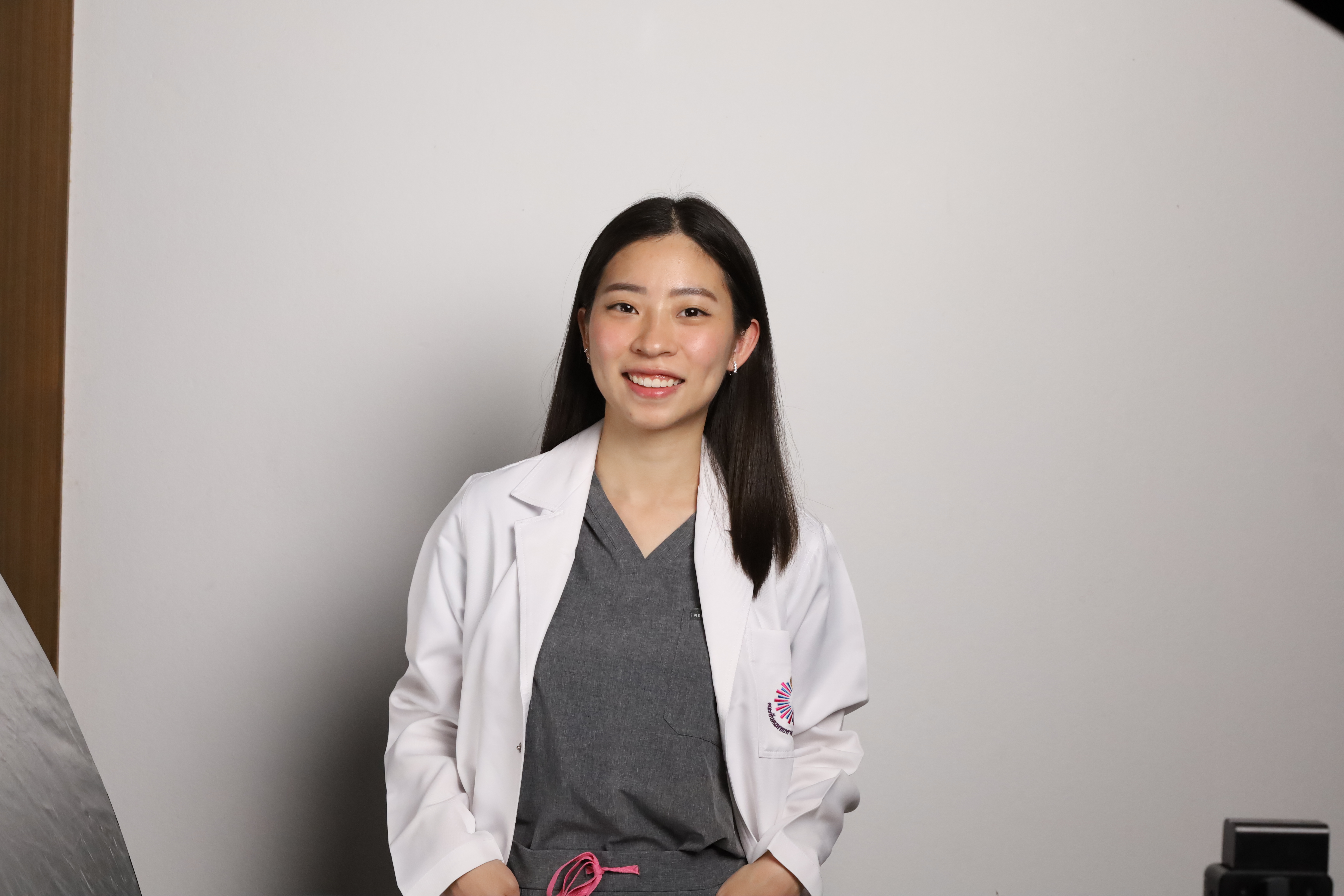 ทพญ. นารี พันธ์สุวรรณ